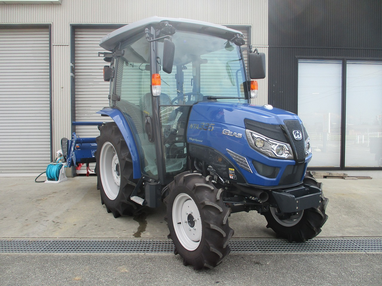 Global Delivery of Auctioned Used Japanese Tractors: Low Hours & Wide  Selection